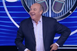 Gerry Scotti racconta la tv in piena pandemia e dal 7 settembre riprende Caduta Libera